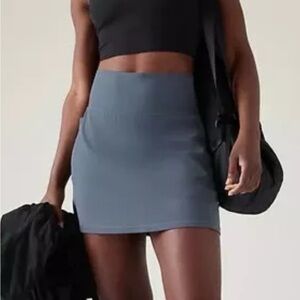 Athleta Salutation Stash High Rise Skort with side pockets 16 1/2 inch length